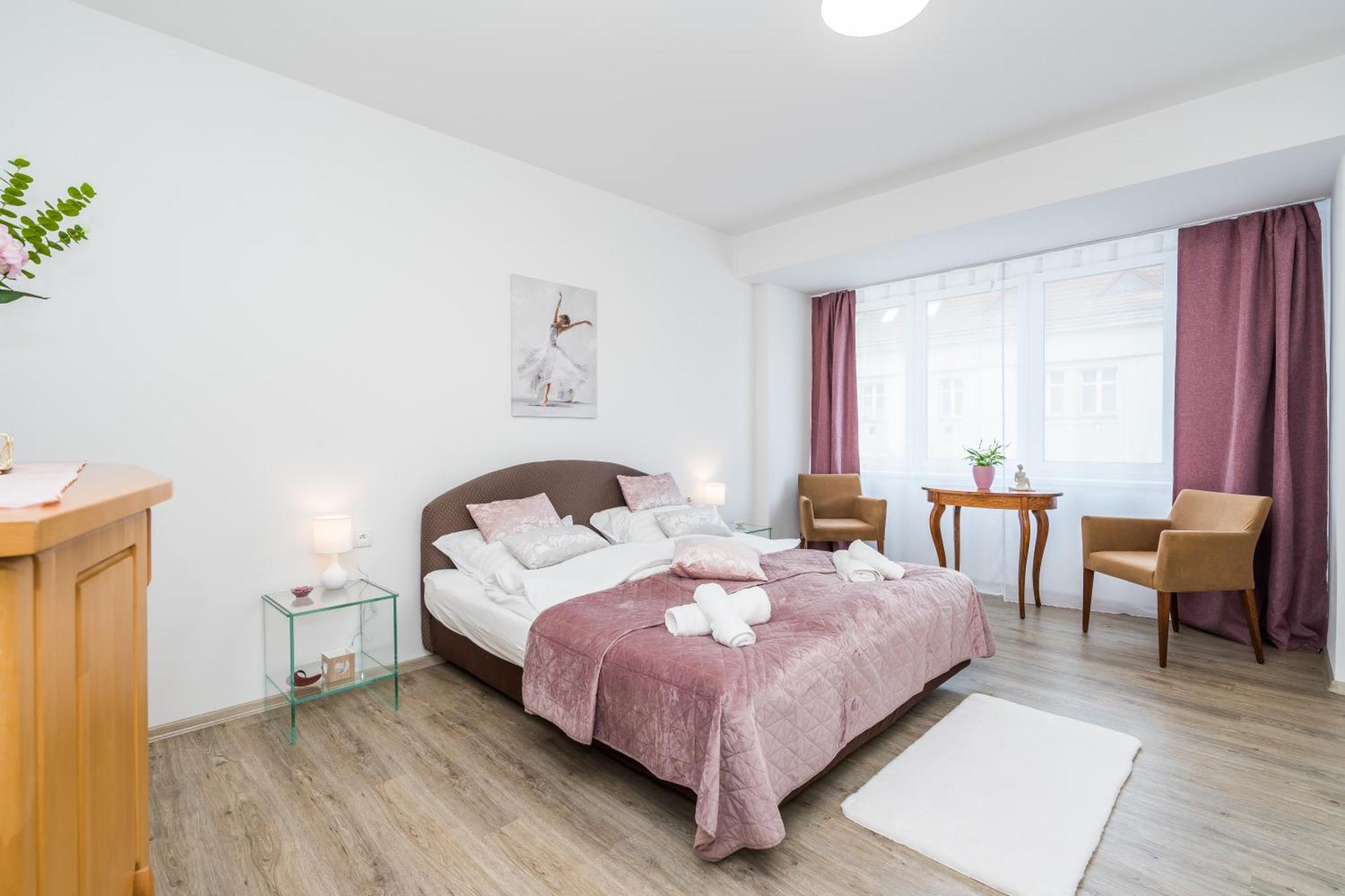 Perla Hradce 302 Apartamento Hradec Králové Exterior foto